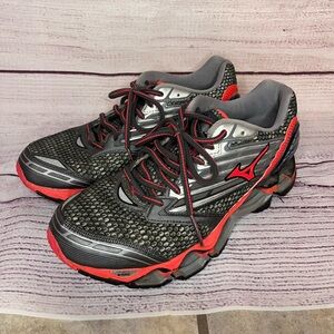 NEVER WORN Mizuno Wave Tennis Shoes